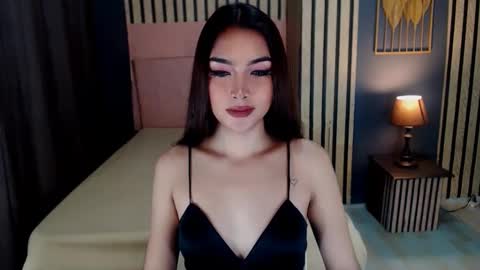 queenemeraldts online show from February 12, 5:26 am