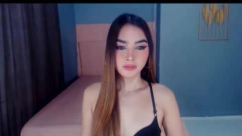 queenemeraldts online show from October 6, 2:29 am