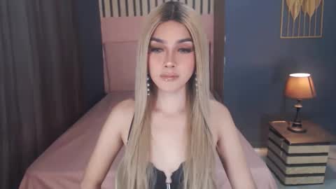 queenemeraldts online show from February 28, 1:47 am