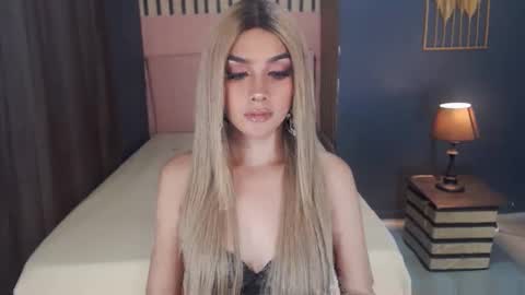 queenemeraldts online show from March 3, 6:04 am