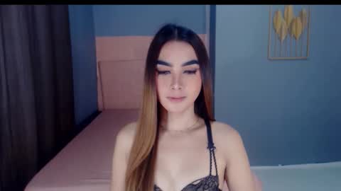 queenemeraldts online show from October 11, 3:33 am