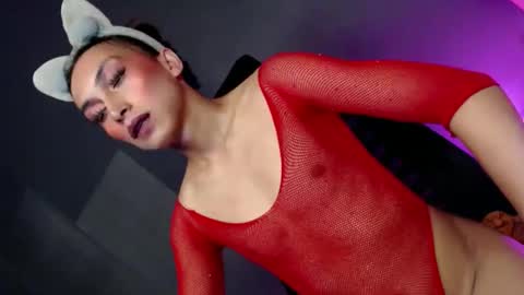 just call me QUEEN and ill be there online show from April 10, 9:25 am