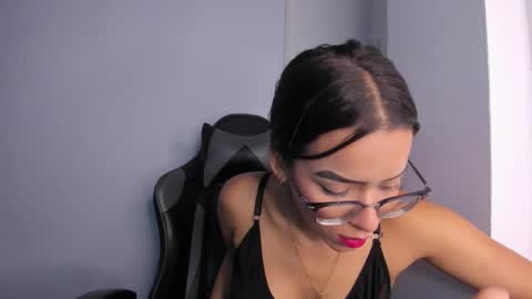 queenie_quinn09 online show from September 25, 5:36 am