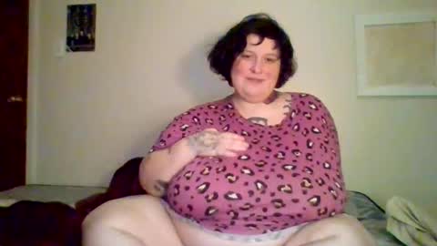 QueenJezabel online show from December 14, 2:44 am