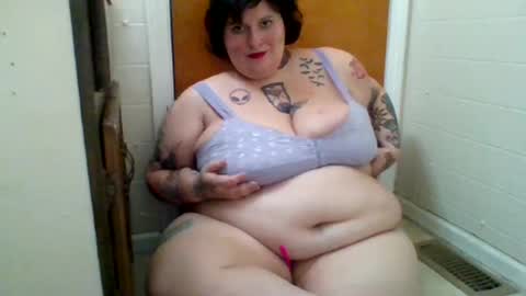 QueenJezabel online show from December 24, 5:27 am