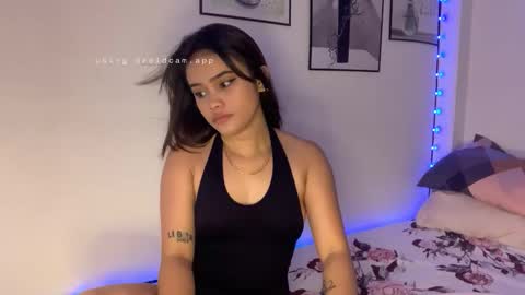 liyaaahhhh here online show from November 9, 9:57 am