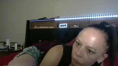 queenofmen33 online show from June 8, 2:34 am