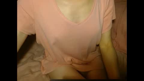 queenoftenderness online show from December 17, 11:11 pm