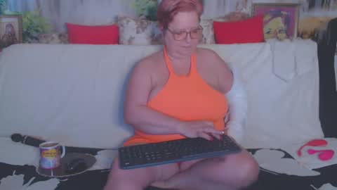 Snapshot of queenpammy chatting on March 3, 8:05 am QueenPammy online show from March 3, 8:05 am