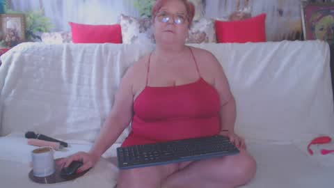 Snapshot of queenpammy chatting on February 15, 10:55 am QueenPammy online show from February 15, 10:55 am
