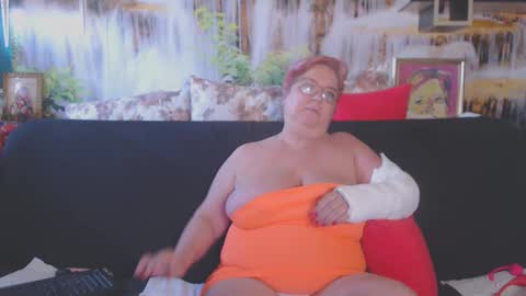 Snapshot of queenpammy chatting on March 10, 6:05 am QueenPammy online show from March 10, 6:05 am