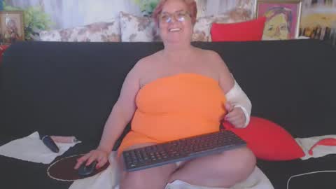 Snapshot of queenpammy chatting on March 10, 3:20 pm QueenPammy online show from March 10, 3:20 pm