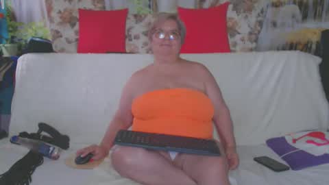 Snapshot of queenpammy chatting on September 17, 2:09 pm QueenPammy online show from September 17, 2:09 pm