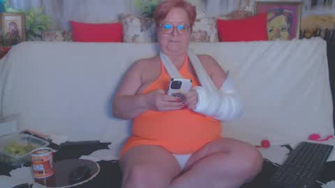Snapshot of queenpammy chatting on February 27, 11:28 am QueenPammy online show from February 27, 11:28 am