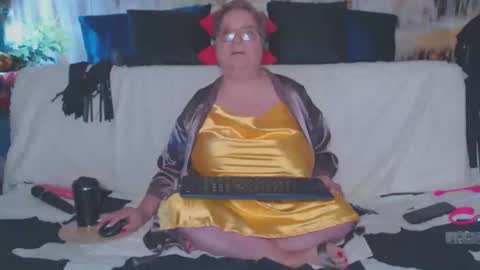 QueenPammy online show from April 14, 8:17 am