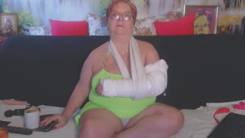 Snapshot of queenpammy chatting on March 6, 7:03 am QueenPammy online show from March 6, 7:03 am