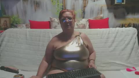 Snapshot of queenpammy chatting on February 9, 6:22 am QueenPammy online show from February 9, 6:22 am