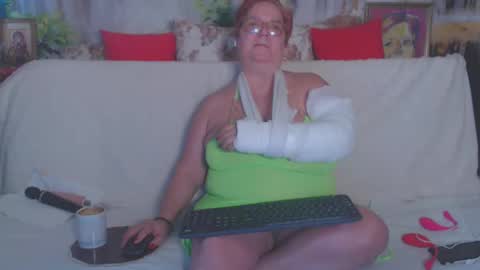 Snapshot of queenpammy chatting on February 25, 7:09 am QueenPammy online show from February 25, 7:09 am