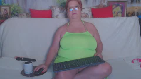 Snapshot of queenpammy chatting on February 21, 6:18 am QueenPammy online show from February 21, 6:18 am