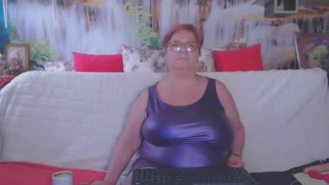 Snapshot of queenpammy chatting on February 17, 1:44 pm QueenPammy online show from February 17, 1:44 pm