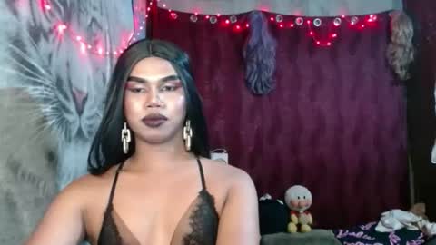queenpinayebony_xx online show from May 1, 9:47 am