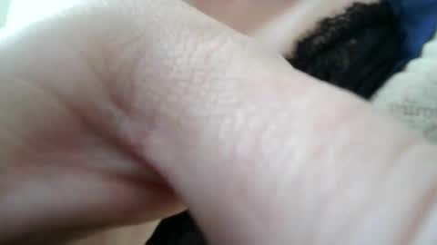 queenskull870 online show from September 18, 1:37 pm