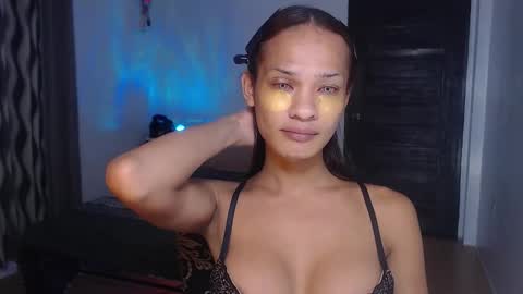 ValentinaMoone online show from November 17, 5:37 pm