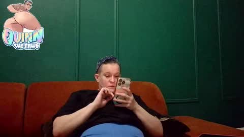 Snapshot of quinnofspades chatting on October 28, 12:22 am quinnofspades online show from October 28, 12:22 am