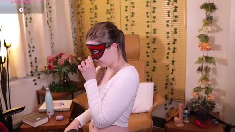 QuinnMonroe online show from February 4, 4:33 pm