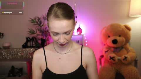 Nova Hollis online show from March 30, 4:34 am