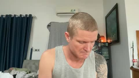 rabbit_eyes69 online show from January 7, 4:50 am