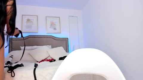 RACHEL ES online show from February 27, 9:02 am