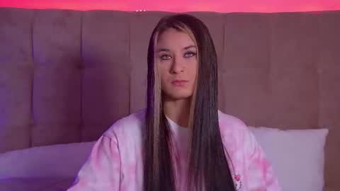 Snapshot of rachellsimpson chatting on February 27, 6:09 pm RachellSimpson online show from February 27, 6:09 pm