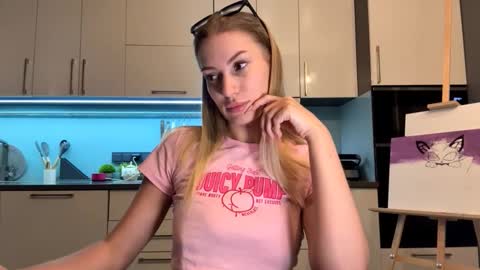 Mila online show from March 5, 3:54 pm