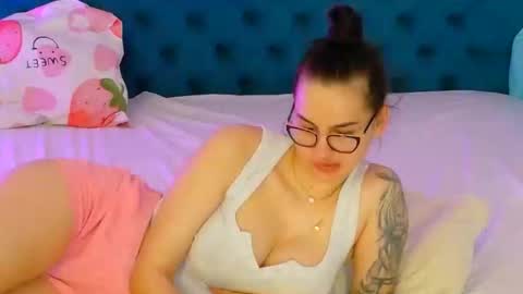 sweet peach online show from April 23, 7:16 am