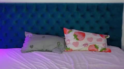 sweet peach online show from October 18, 7:56 am