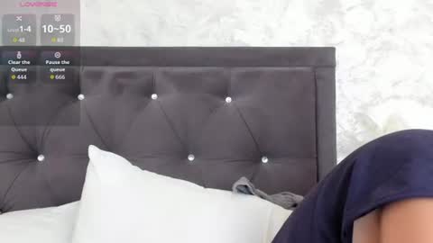 raelledarkstar online show from July 2, 8:41 am