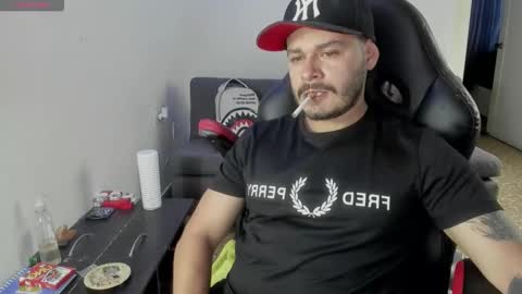 ragnar_lothbrok77 online show from December 14, 8:59 pm