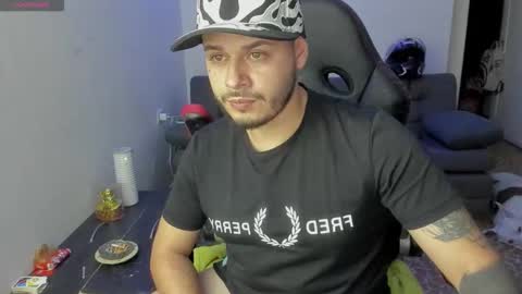 ragnar_lothbrok77 online show from April 14, 4:27 am