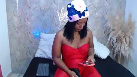 raichellcooper1 online show from December 21, 12:00 pm