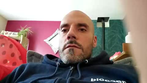 raidehot online show from September 12, 4:31 pm