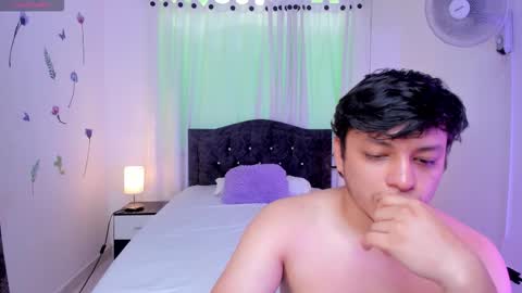 raider and roxie online show from November 21, 1:53 pm