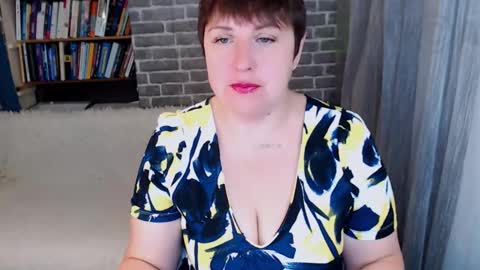 Snapshot of rainbowladyy chatting on September 23, 2:27 am rainbowladyy online show from September 23, 2:27 am