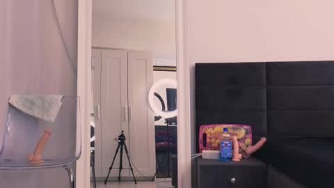 rainnas online show from March 9, 2:05 am