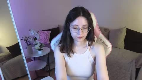 rainybella online show from March 25, 7:15 am