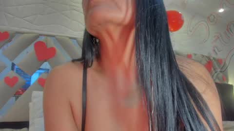 Raquel Moore  online show from February 15, 8:11 pm