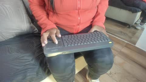 Raquel Moore  online show from February 9, 12:53 pm