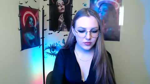 raspberry0101 online show from October 11, 6:55 pm