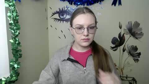 raspberry0101 online show from February 18, 7:54 am