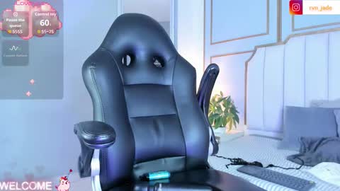 raven_jade_ online show from October 10, 4:51 am